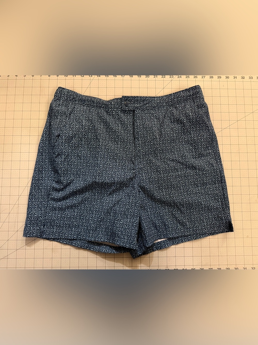 Old Navy - Men's L Tailored Swim Trunks “Blue Geo Print”